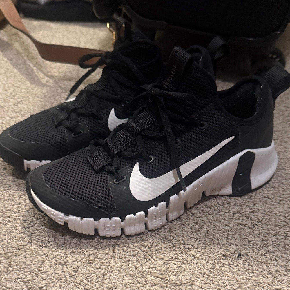 Nike Black and White Training Sneakers with White Swoosh